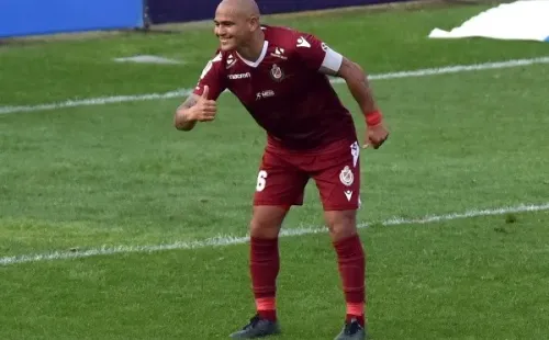 Humberto Suazo está a detalles de cerrar su regreso a Deportes La Serena. Foto: Agencia Uno