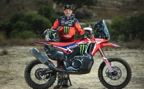 Pablo Quintanilla busca ganar el Dakar 2022 arriba de laHonda CRF450 Rally. Imagen: Pablo Quintanilla.