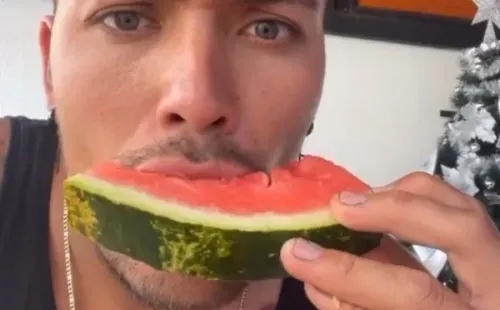 Parragol también es bueno para comer sanito y de postre no perdona la sandía. Foto: Instagram.
