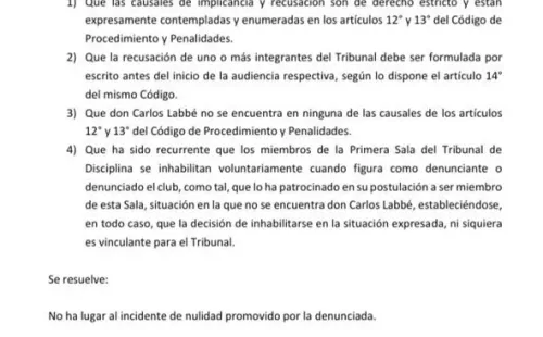 La decisión de la Primera Sala del Tribunal de Disciplina ante la acusación de Melipilla de que Carlos Labbé es hincha azul. (Foto: Captura)