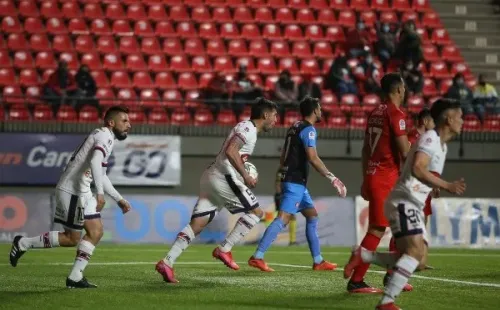 Deportes Melipilla es expulsado de la Primera División y se prepara para revertir el fallo en su contra por dobles contratos. Foto: Agencia Uno
