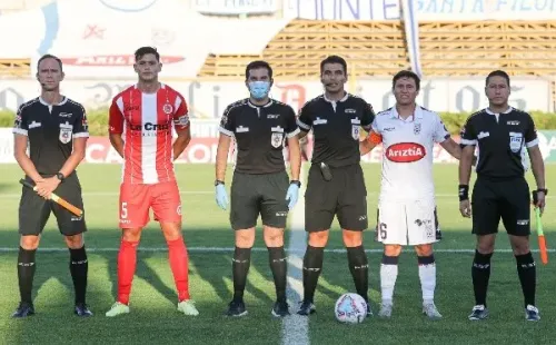 Cabión fue el capitán de Deportes Melipilla en el partido de promoción que terminó con los Potros volviendo a Primera División en febrero de 2021. (Foto: Agencia UNO)