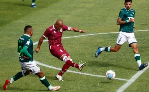 Humberto Suazo podría retornar a Deportes La Serena tras su breve paso por México.