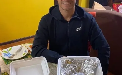 Charles Aránguiz disfruta de sus vacaciones en nuestro país con sus más cercanos. (Foto: captura)