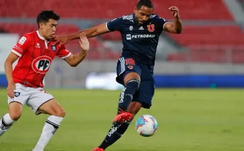 El último paso del histórico futbolista chileno por la Primera División fue defendiendo la camiseta de Universidad de Chile. (Foto: Agencia UNO)