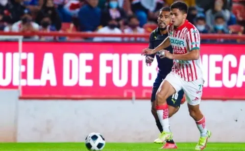 Alan Medina convirtió el gol a pase del Mago Valdivia. (Foto: @ClubNecaxa)