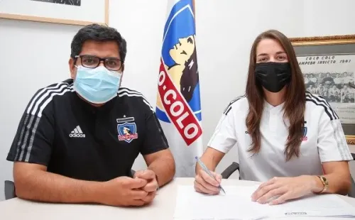 Firmando el vínculo con el equipo de Colo Colo