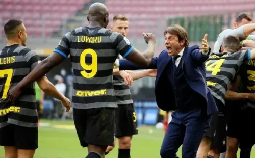 Antonio Conte fue el técnico del Inter de Milán y se coronó campeón de la Serie A en 2021 con Alexis Sánchez y Romelu Lukaku como figuras. (Foto: Getty)