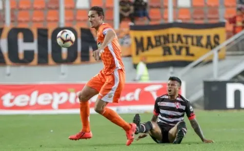 Lucas Simón se ilusiona con volver al fútbol chileno y espera un llamado de Cobreloa tras la llegada de Emiliano Astorga. Foto: Agencia Uno