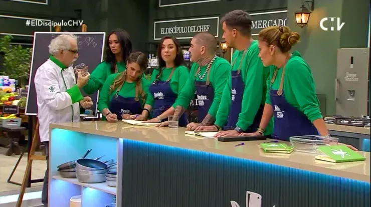 Díaz se enfrenta a Aránguiz en su primer día en El Discípulo del Chef.(1)