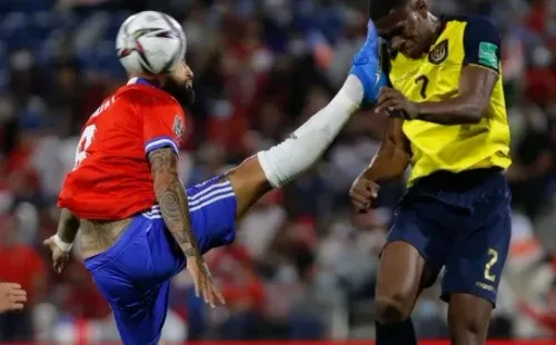 Arturo Vidal recibe tres partidos de sanción | Foto: Agencia Uno.