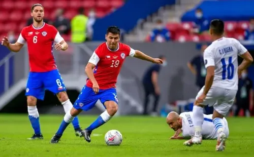 Su tremendo nivel llevó a Tomás Alarcón a ser nominado por Martín Lasarte para la Copa América de Brasil 2021. (Foto: Agencia UNO)