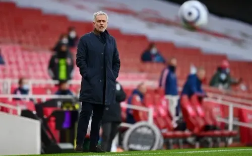 Mou dejó enfurecidos a los hinchas del Milan post encuentro en San Siro.