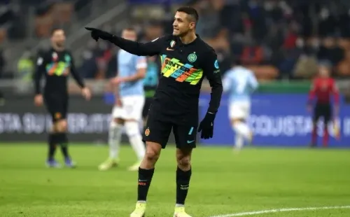 Alexis lamenta el gol anulado al Inter tras su asistencia a Lautaro. (Foto: Getty Images)