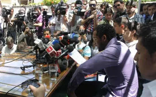 Tras el “Bautizazo”, cuatro de los cinco protagonistas dieron una conferencia de prensa explicando lo ocurrido. Foto: Agencia Uno