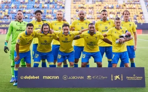 Alarcón es titular, pero el Cádiz se hunde y suma críticas.