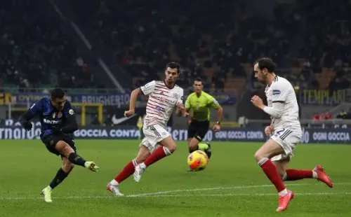 Diego Godín negocia su llegada al Atlético Mineiro para dejar Italia y así firmar con el equipo de Eduardo Vargas. Foto: Getty Images