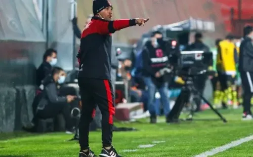 Erwin Durán decidió dejar la banca de Deportes Copiapó tras la incertidumbre que se ha instalado con respecto al partido de promoción. (Foto: Agencia UNO)