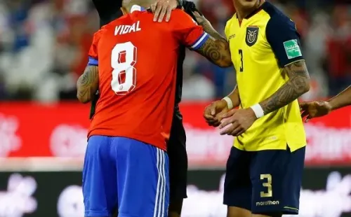 Vidal dando explicaciones al argentino Fernando Rapallini