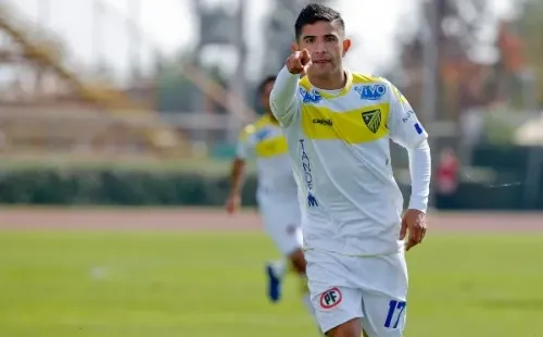 Felipe Flores analiza varias opciones para seguir su carrera, entre ellas la posibilidad de renovar contrato Barnechea. (Foto: Agencia Uno)