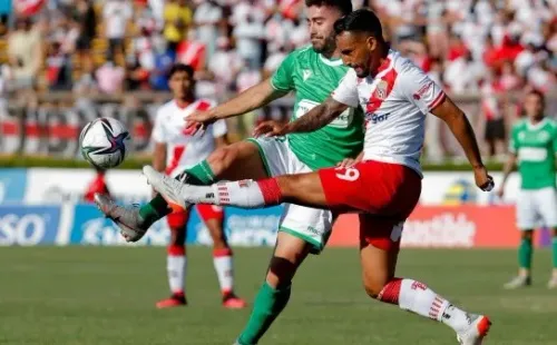 Ronald de la Fuente sigue en Curicó hasta 2023 | Foto: Curicó Unido