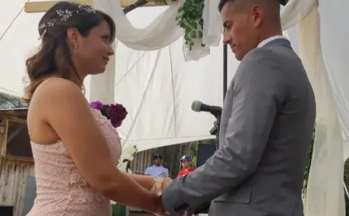 En una íntima ceremonia se caso Kike Acuña