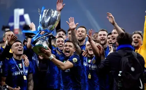 Alexis se vistió de héroe en la final de la Supercopa y le dio el título al Inter con un agónico gol ante la Juventus. (Foto: Getty)
