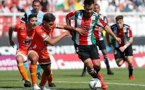 Villanueva sigue en Palestino por todo el 2022 | Foto: Agencia Uno.