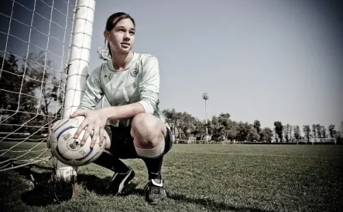 Tiane comenzó su carrera en un torneo escolar organizado por la ANFP, y desde 2007 que entrena con la selección chilena femenina. (Foto: Agencia Uno)