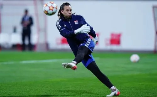 Tiane Endler deslumbró al mundo para ganar el premio The Best