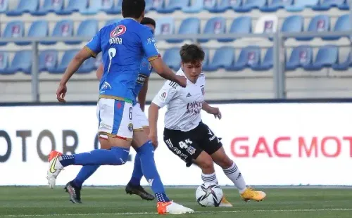 Danilo Díaz Sepúlveda debutó en el Campeonato Nacional con la camiseta de Colo Colo, mostrando parte de su prometedor talento. Foto: Agencia Uno