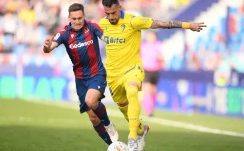 Álvaro Negredo brilló en el triunfo del Cádiz. (Foto: Getty Images)