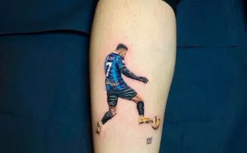 Hincha se tatúa agónico gol de Alexis en Supercopa de Italia | Foto: Instagram.