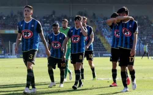 Huachipato encontró una nueva oportunidad para salvarse. (Foto: Agencia Uno)