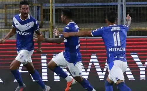 Lucero le marcó dos goles a la UC con Vélez en Copa Sudamericana | Foto: Agencia Uno.