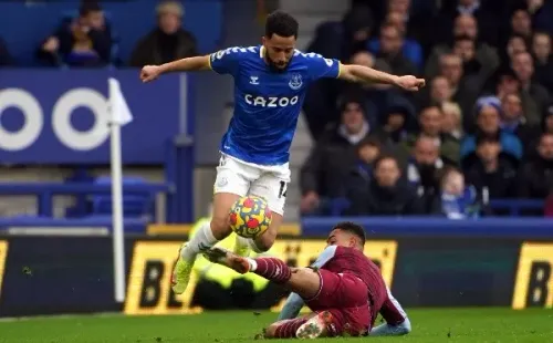 Jacob Ramsey jugó casi todo el primer tiempo sin número. (Foto: Getty Images)