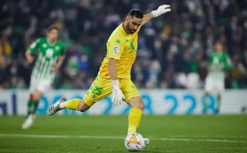 El capitán de La Roja ha sido de vital importancia para el Betis tanto dentro como fuera de la cancha. (Foto: Getty)