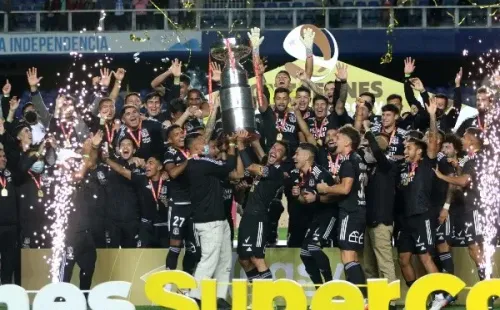 Colo Colo celebró su primer título del 2022 venciendo a la UC en la final de la Supercopa. Foto: Agencia Uno