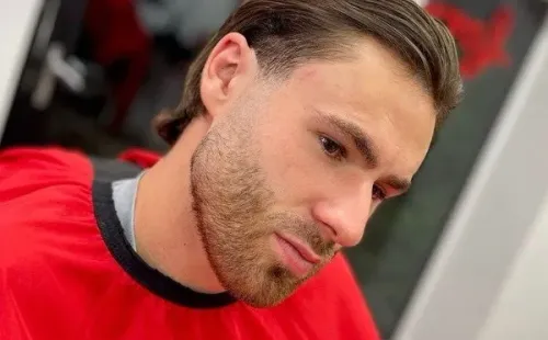 El último corte de Ben Brereton antes de viajar a Chile. Foto: Instagram @formbarbershopuk