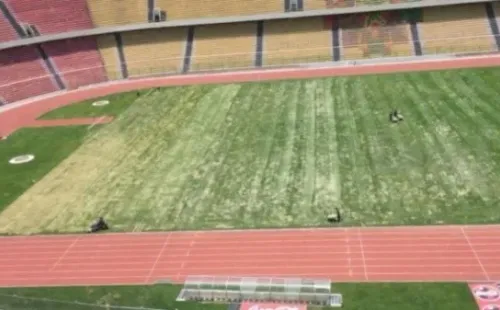 El deplorable estado de la cancha del Hernando Siles (Radiodeporte.com.bo)
