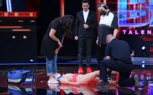 Pía María sufre accidente en Aquí se Baila.(1)