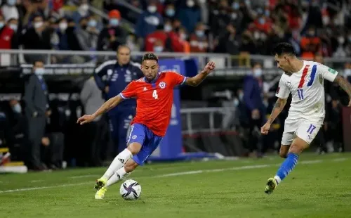 Mauricio Isla no llega al choque con Argentina tras negativa del Minsal pese a su PCR negativo. Foto: Getty Images