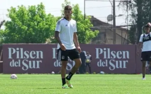 Alan Saldivia le da otra variante en defensa a Colo Colo.