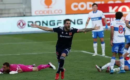 Tras su dramática despedida del Centro Deportivo Azul, Larrivey sonó para llegar a Universidad Católica pero finalmente jugará en la segunda división de Italia. (Foto: Agencia Uno)