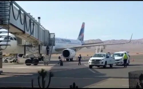 Mauricio Isla arribando a Calama para sumarse a la Roja
