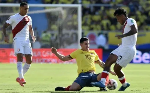 James Rodríguez buscó por todos lados el gol