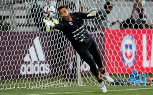 Bravo tendrá que ser evaluado para el duelo ante Bolivia