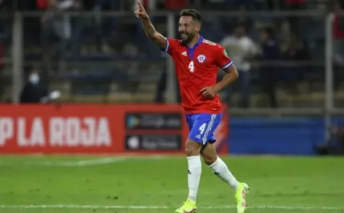 Uno de los pilares de la Generación Dorada ha sido Mauricio Isla, que sigue esperanzado en decir presente en Qatar 2022. (Foto: Agencia Uno)