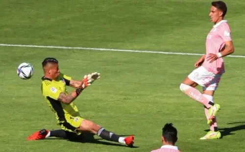 Valencia marcó 13 goles con Católica en la temporada 2021 | Foto: Agencia Uno.