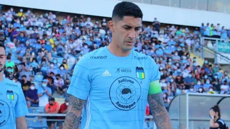 El Tucu Pedro Pablo Hernández encabezó al equipo en la exhibición de la ONG que llevará representada en su camiseta